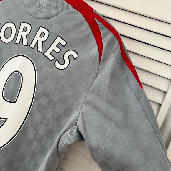 Liverpool Torres soccer jersey - Picture 2 of 13